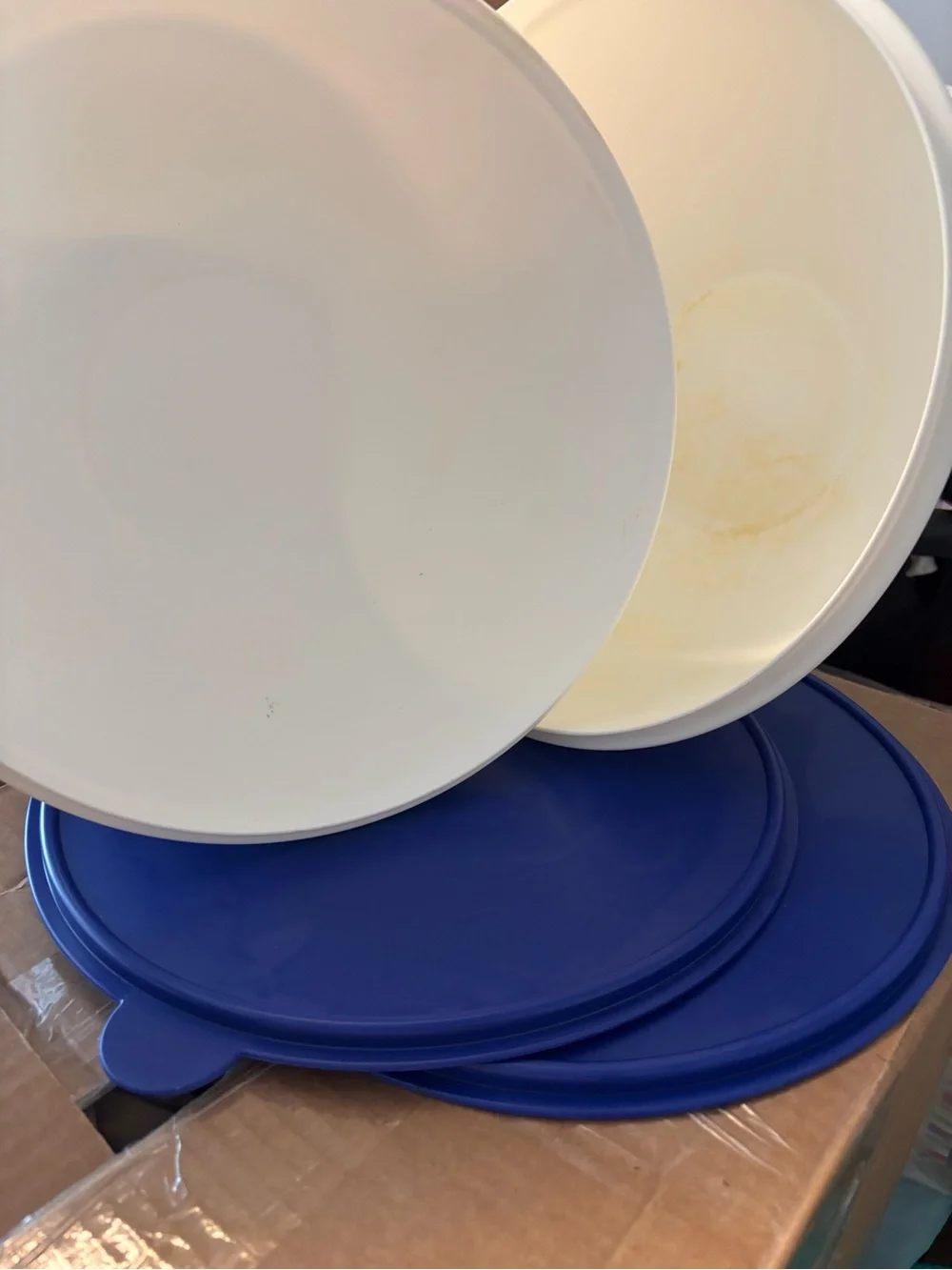 Thatsabowl Set of White Plastic Mixing Bowls with covers - 7L